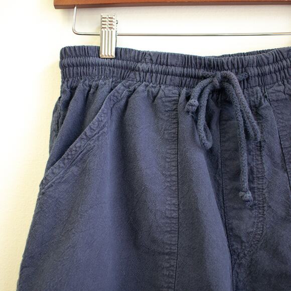 Dressbarn Navy Shorts Size Small - Picture 2 of 5